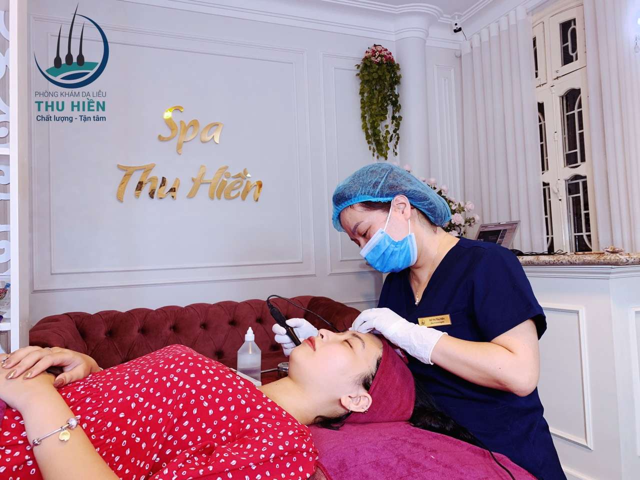 ĐIỀU TRỊ SẸO LÕM BẰNG KỸ THUẬT LĂN KIM VÀ SẢN PHẨM TỪ CÔNG NGHỆ TẾ BÀO GỐC