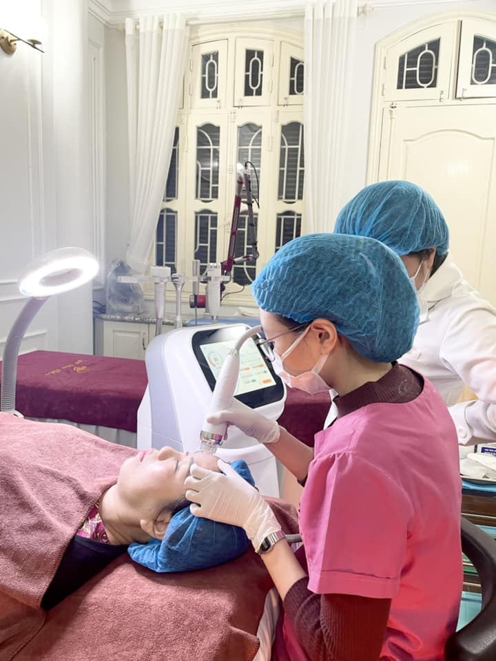  ĐIỀU TRỊ SẸO LÕM, TRẺ HÓA DA BẰNG CÔNG NGHỆ RF VI ĐIỂM (INTRACEL)