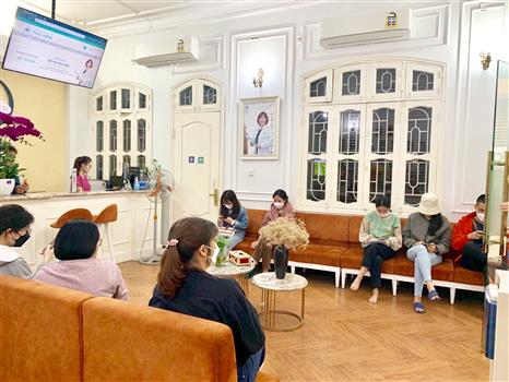 NGÀY LÀM VIỆC CUỐI TUẦN TẠI PHÒNG KHÁM DA LIỄU THU HIỀN