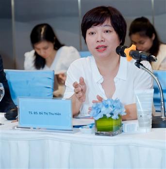  Bác sĩ Thu Hiền - 𝐓𝐡𝐚̀𝐧𝐡 𝐯𝐢𝐞̂𝐧 𝐛𝐚𝐧 𝐜𝐨̂́ 𝐯𝐚̂́𝐧 𝐋𝐚 𝐑𝐨𝐜𝐡𝐞-𝐏𝐨𝐬𝐚𝐲: Mang đến giải pháp tối ưu cho làn da mụn 