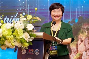 BS. THU HIỀN – CHỦ TOẠ & BÁO CÁO VIÊN TẠI HỘI THẢO DA LIỄU TOÀN QUỐC 2025